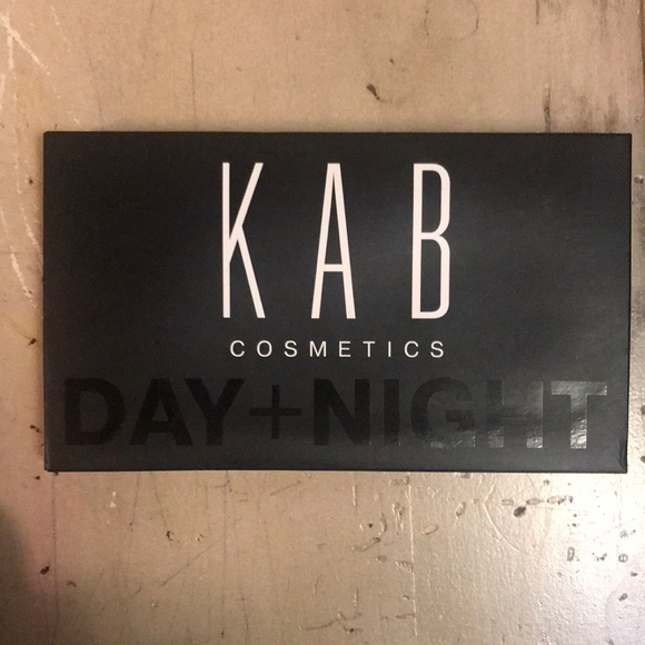 KAB cosmetics day + night eyeshadow palette - Picture 4 of 7